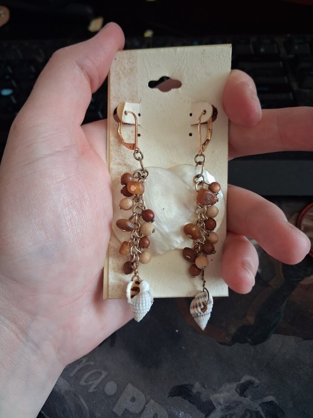 Shell dangle earrings